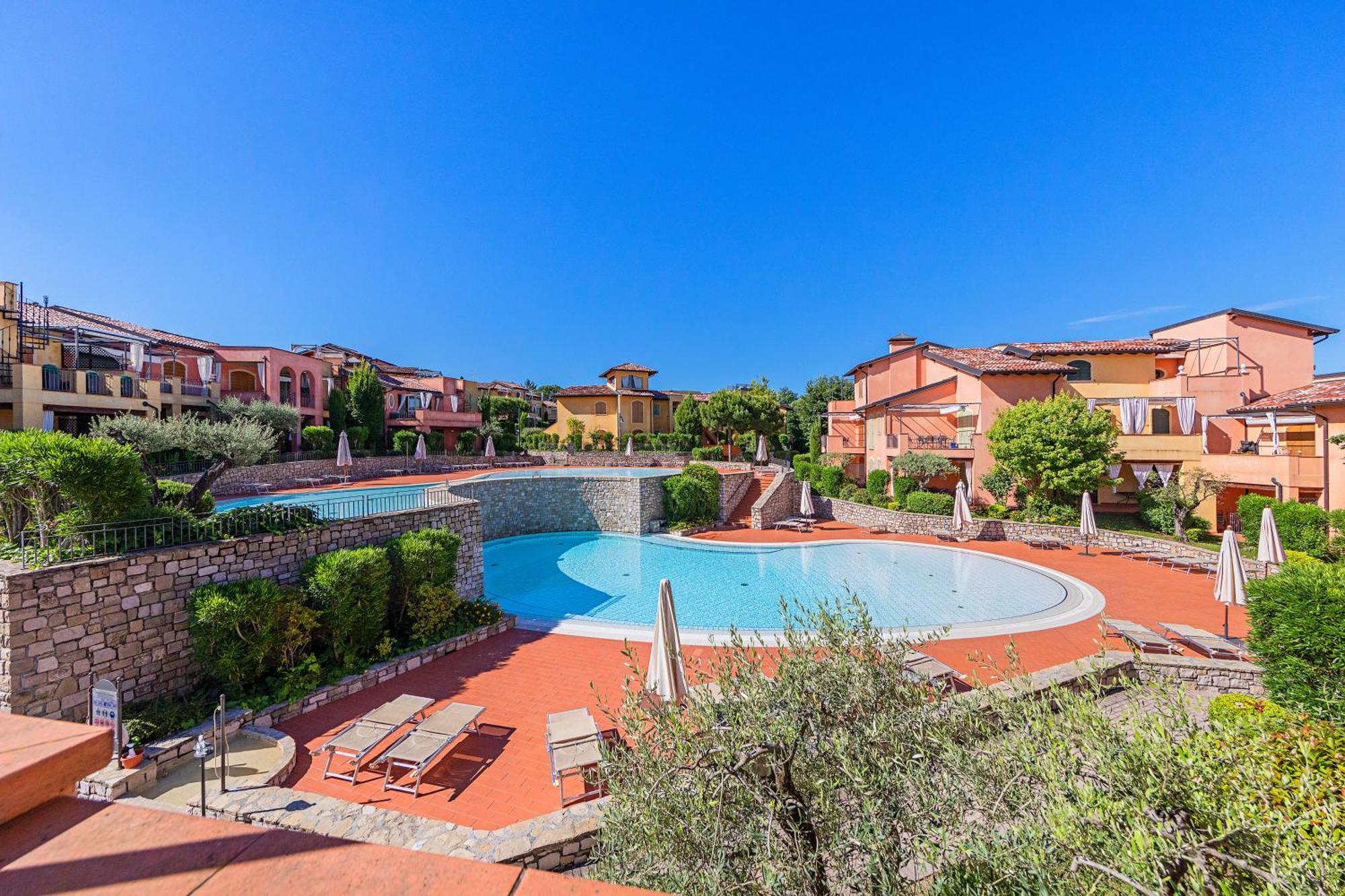 Borgo Del Torchio Apartments By Wonderful Italy Манерба-дель-Гарда Экстерьер фото