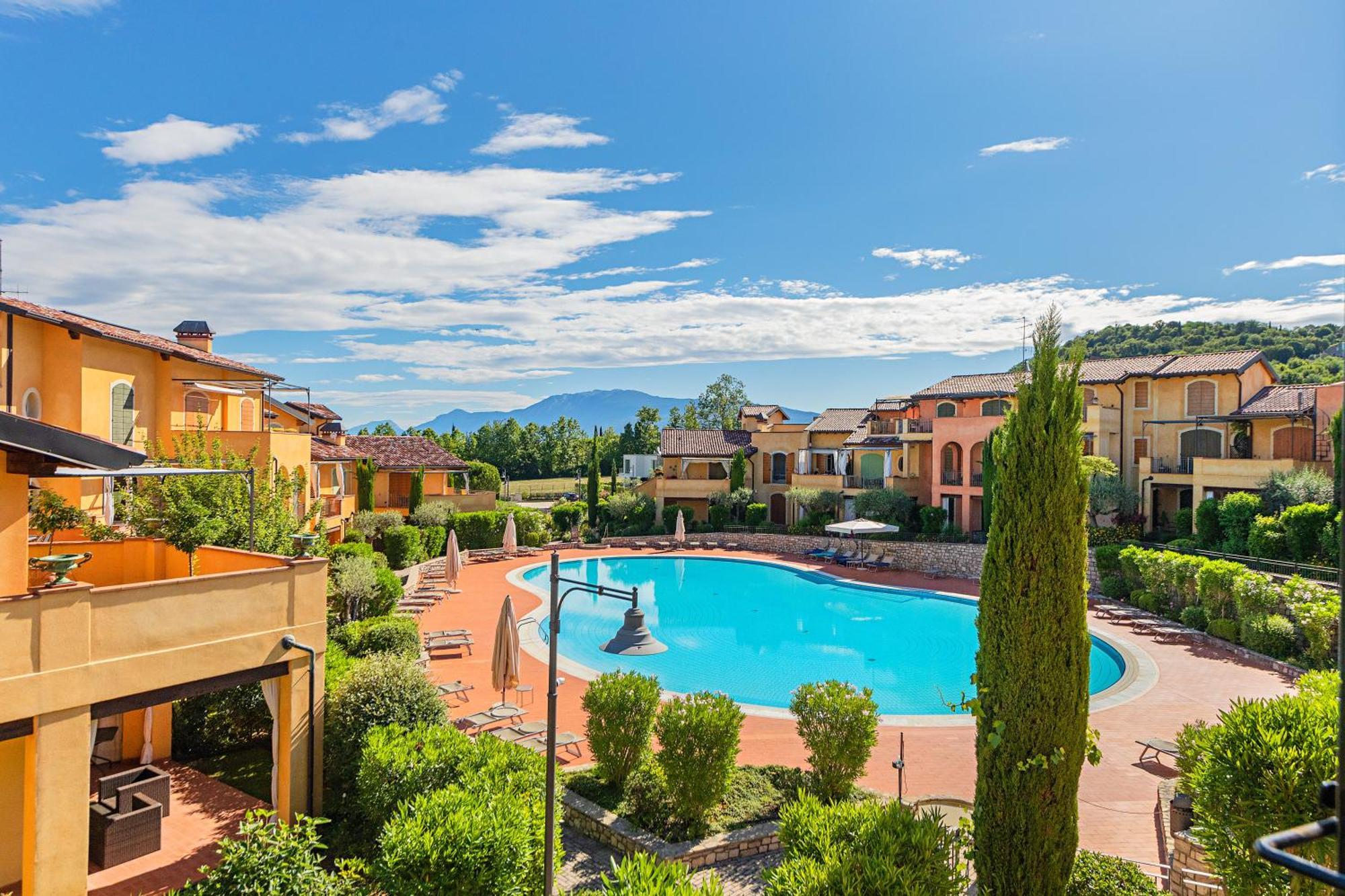 Borgo Del Torchio Apartments By Wonderful Italy Манерба-дель-Гарда Экстерьер фото