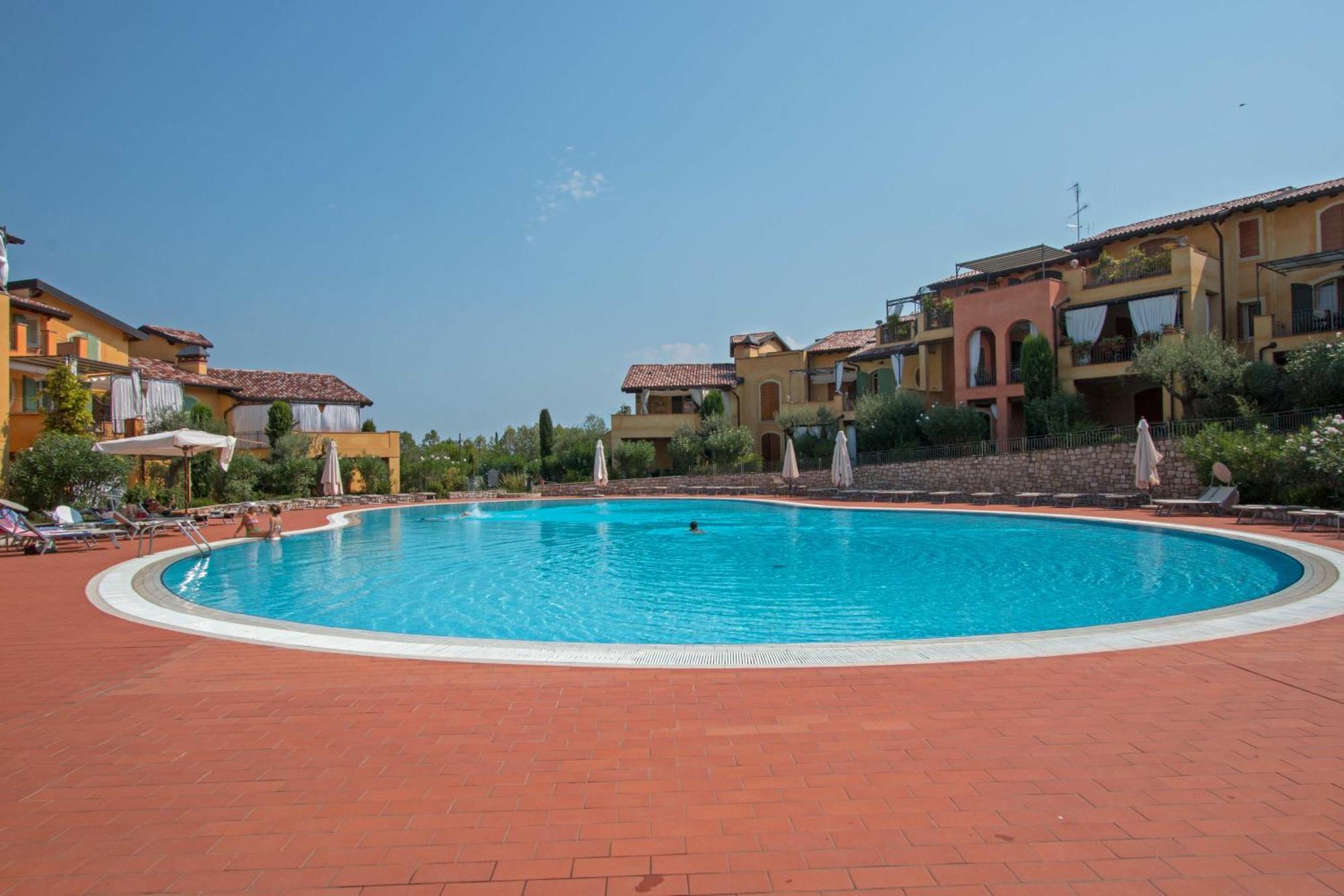 Borgo Del Torchio Apartments By Wonderful Italy Манерба-дель-Гарда Экстерьер фото