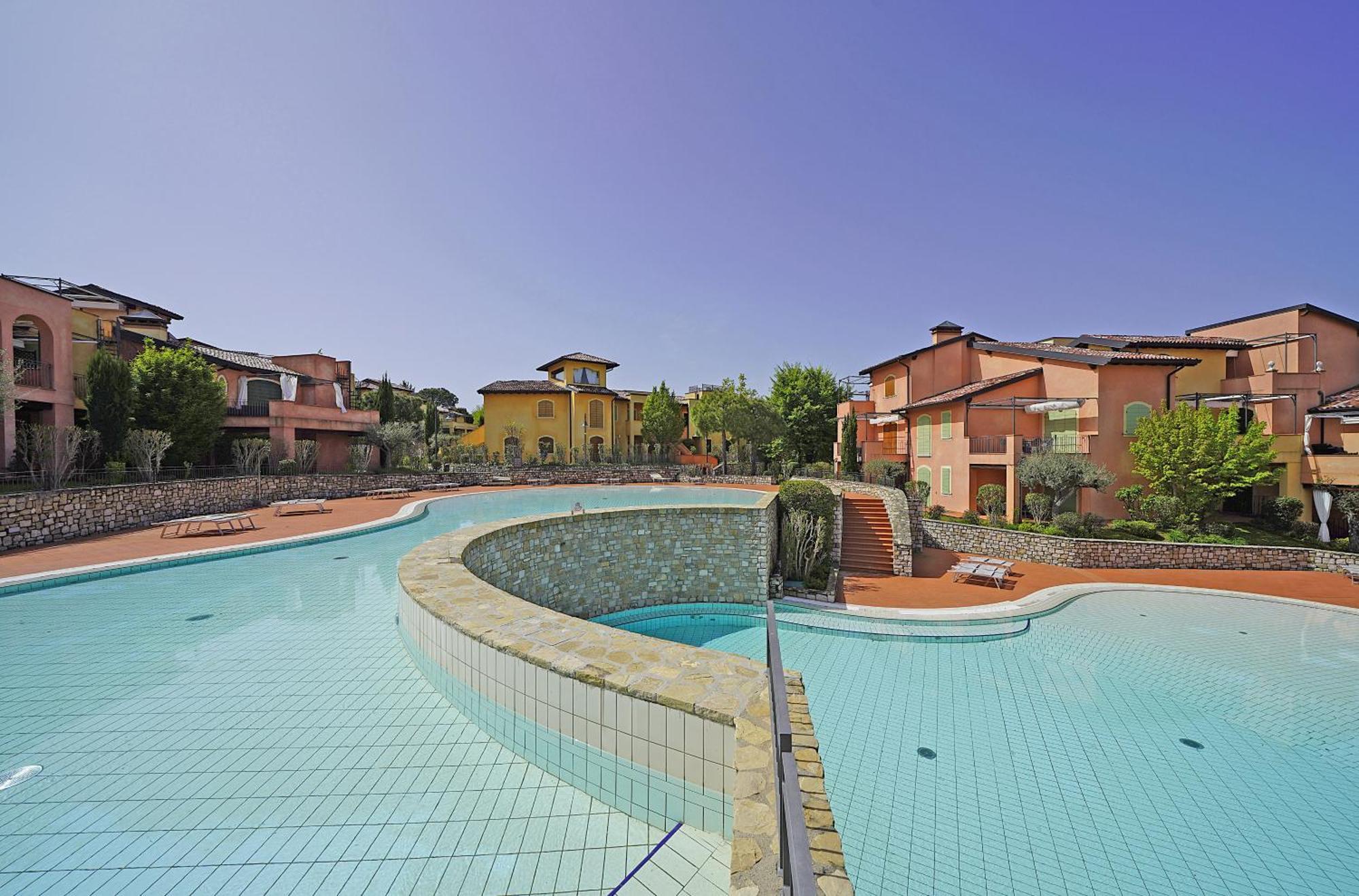 Borgo Del Torchio Apartments By Wonderful Italy Манерба-дель-Гарда Экстерьер фото
