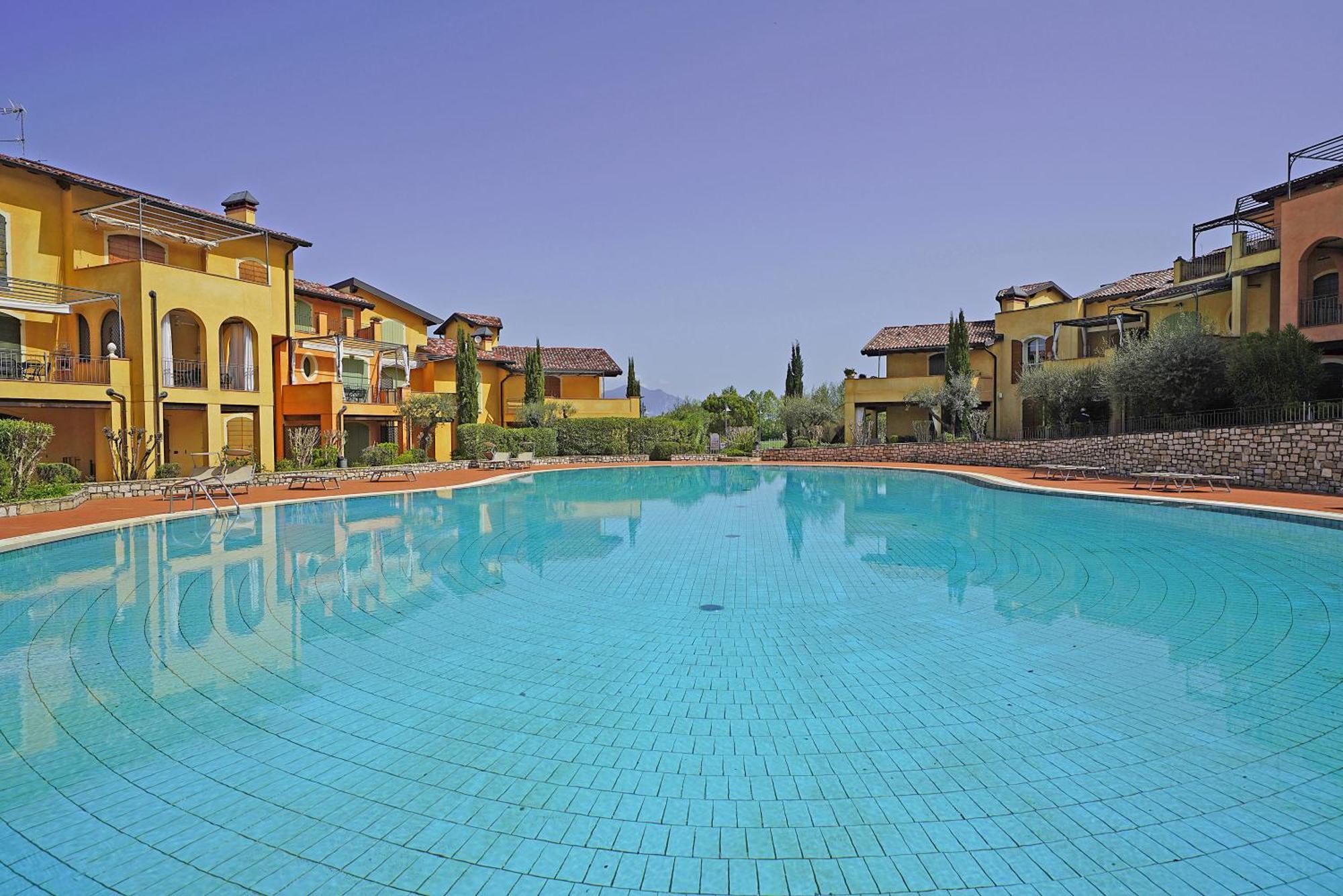 Borgo Del Torchio Apartments By Wonderful Italy Манерба-дель-Гарда Экстерьер фото